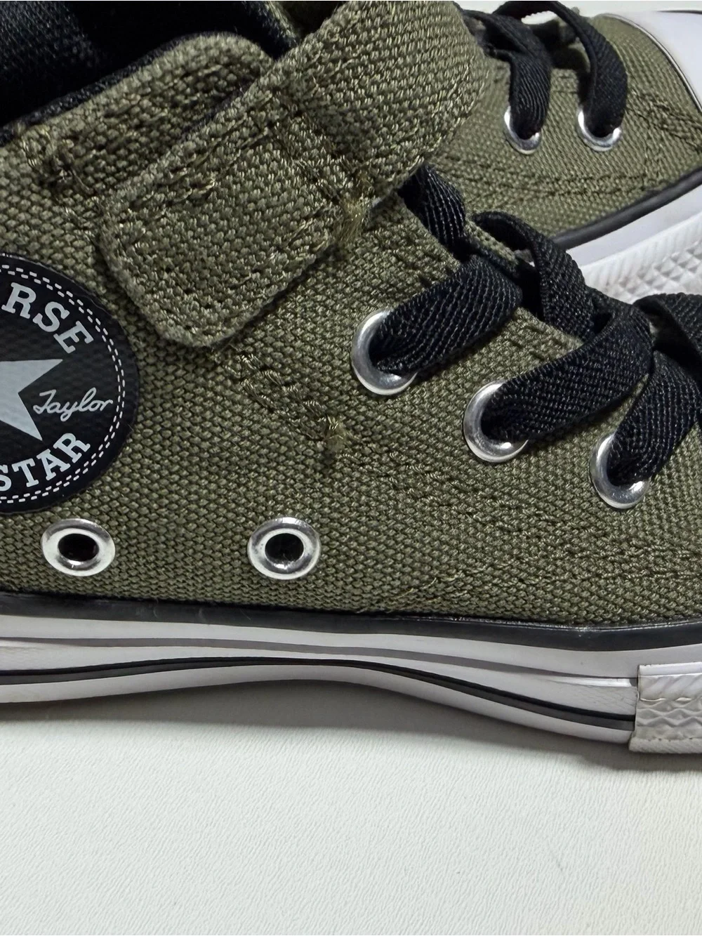 Converse Chuck Taylor All Star 1V Mid Olive Green Kids Size 11 Easy-On